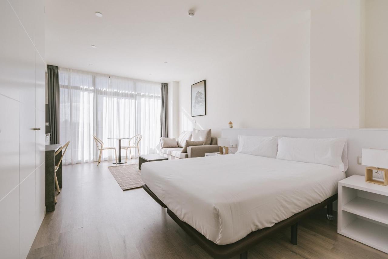 Standard Apartment,963157984:JPEG